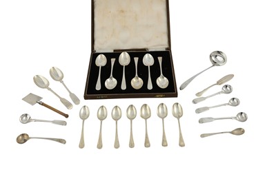 Lot 710 - A mixed group of sterling silver flatware,...