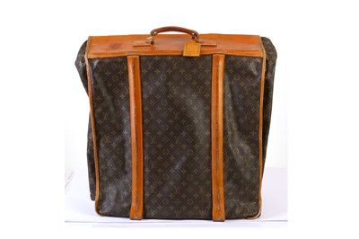 louis vuitton suit holder