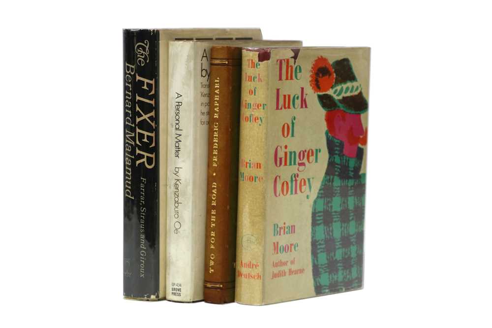 Lot 249 - Modern First Editions.- A Large Collection