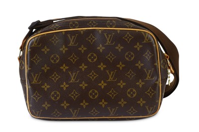 Sold at Auction: Louis Vuitton Monogram Reporter Bag