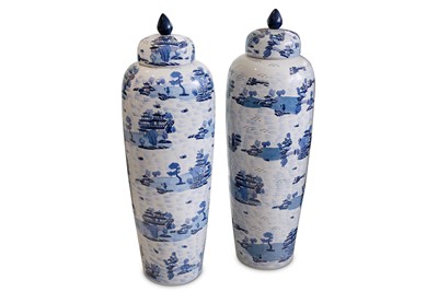 Lot 711 - A pair of large Chinese blue and white...