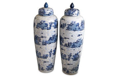 Lot 712 - A pair of large Chinese blue and white...