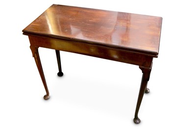 Lot 498 - A George I mahogany concertina tea table, of...