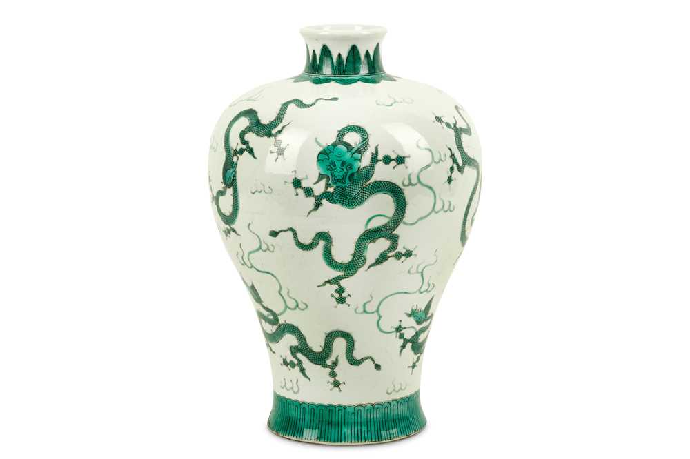 Lot 65 - A CHINESE ENAMELLED DRAGON VASE, MEIPING....