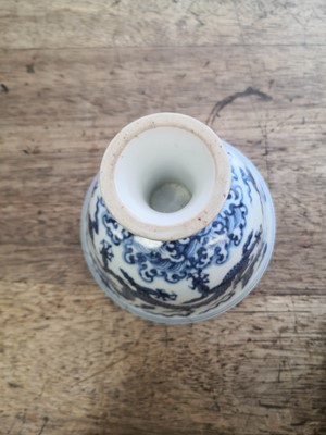 Lot 36 - A CHINESE BLUE AND WHITE ‘DRAGON’ STEM BOWL.