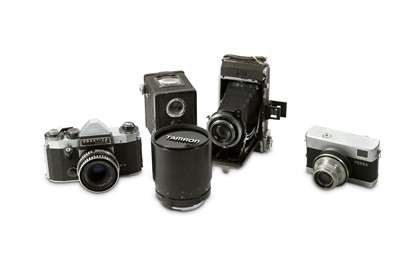 Lot 931 - including plate, folding, SLR and box cameras,...