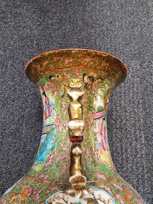 Lot 412 - A CHINESE CANTON FAMILLE ROSE PUNCH BOWL, 19TH CENTURY
