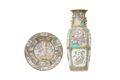 Lot 558 - A LARGE CHINESE CANTON FAMILLE ROSE PUNCH BOWL AND VASE.