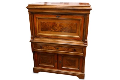 Lot 750 - An early 20th Century Continental walnut...