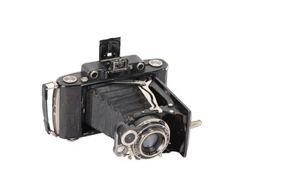 Lot 979 - A Zeiss Ikon Super Ikonta 530/2 Body: F/G...