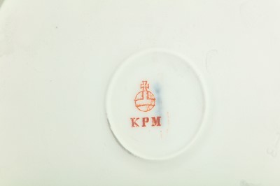 Lot 10 - An extensive KPM Berlin porcelain dinner...
