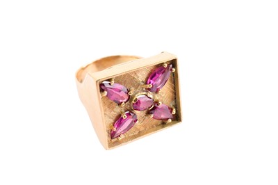 Lot 28 - A 9ct gold gem-set dress ring, Set with...