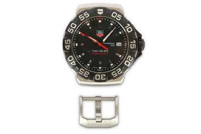 Lot 657 - Tag Heuer. A gents stainless steel quartz...