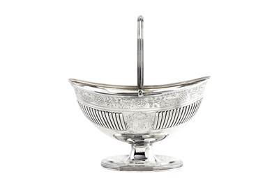 Lot 317 - A George III sterling silver sugar basket,...