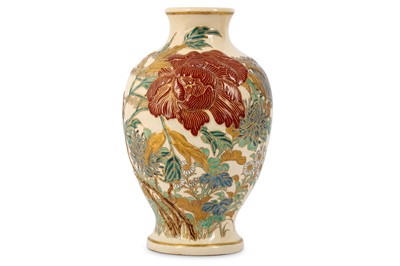 Lot 1058 - A SATSUMA VASE. Meiji period. Decorated with a...