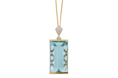 Lot 120 - An aquamarine and diamond pendant necklace The...