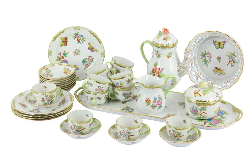 Lot 14 - A Hungarian Herand porcelain coffee set in the...