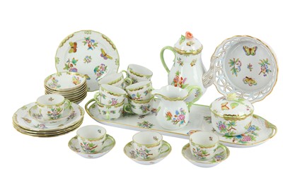Lot 14 - A Hungarian Herand porcelain coffee set in the...