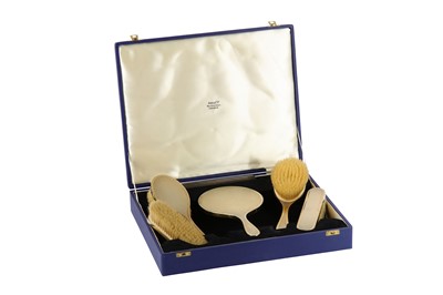 Lot 150 - An Elizabeth II sterling silver gilt dressing...