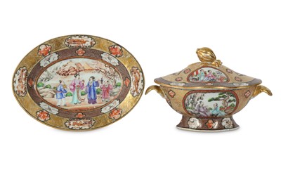 Lot 525 - A CHINESE FAMILLE ROSE ROCKEFELLER SAUCE...