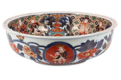 Lot 1043 - AN IMARI NAMBAN SHIP BOWL. Meiji period. The...