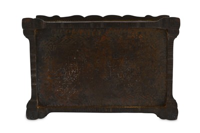 Lot 210 - A GOLD-DAMASCENED (KOFTGARI) CASKET India,...
