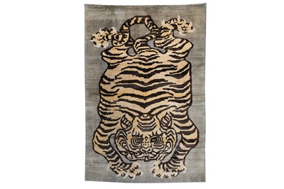 Lot 38 - A FINE TIGER DESIGN RUG approx: 6ft. x 4ft.1in....
