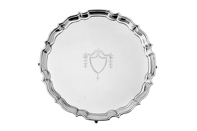 Lot 250 - A George V sterling silver salver, Birmingham...