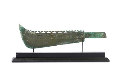 Lot 159 - AN ORDOS BRONZE BLADE With a large,...