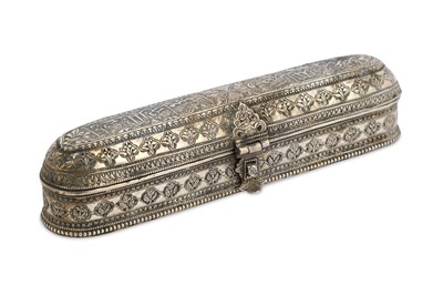 Lot 289 - AN ENGRAVED SILVER PEN CASE (QALAMDAN) Deccan,...