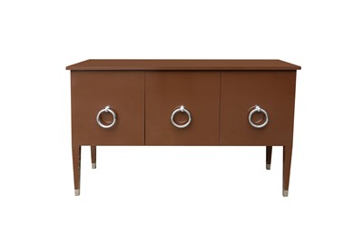 Lot 346 - A modern bespoke made sideboard by Coryndon...