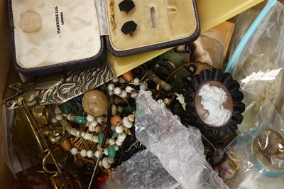 Lot 113 - A quantity of costume jewellery to include...