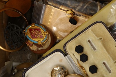 Lot 113 - A quantity of costume jewellery to include...