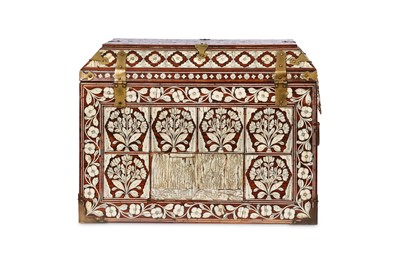 Lot 8 - AN 18TH CENTURY MUGHAL SANDALWOOD AND IVORY...