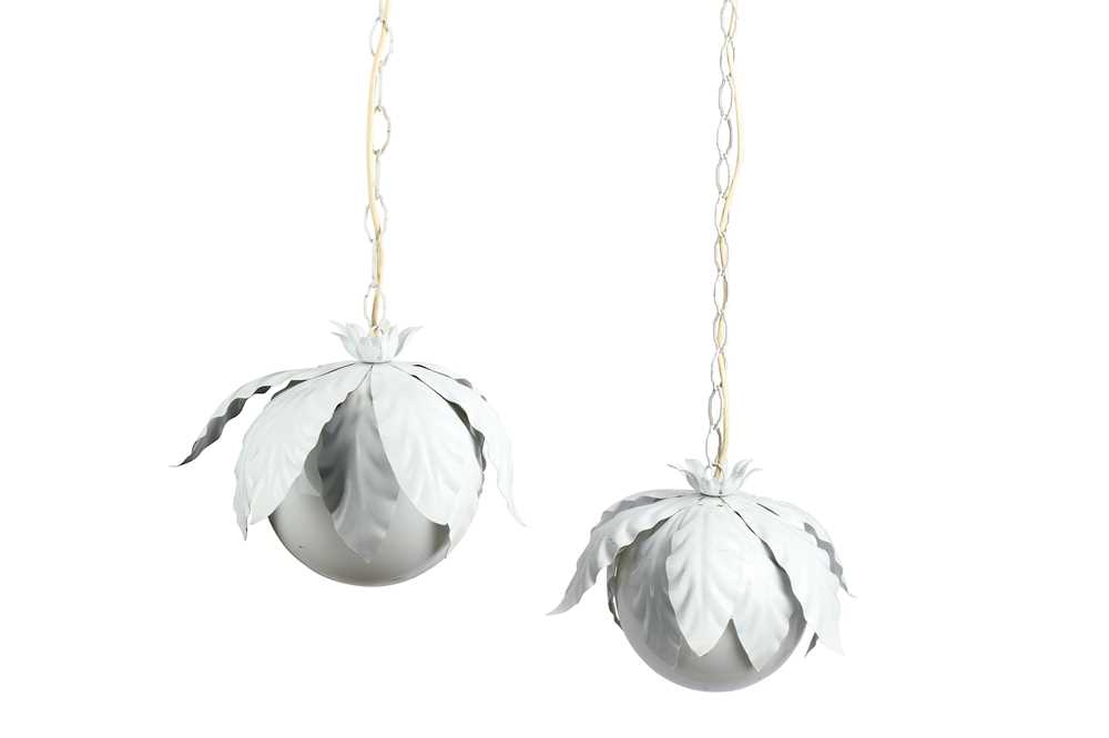 Lot 16 - UNKNOWN: A pair of ceiling pendant lights,...