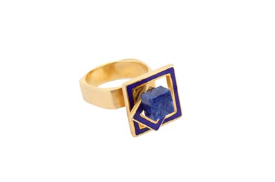 Lot 17 - A sodalite and enamel kinetic ring, Of...