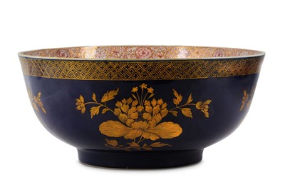 Lot 543 - A FINE CHINESE BLUE-GROUND PUNCH BOWL. Qing...