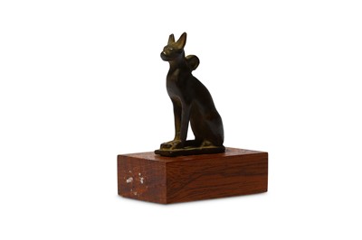 Lot 36 - AN EGYPTIAN BRONZE CAT AMULET Late Period,...