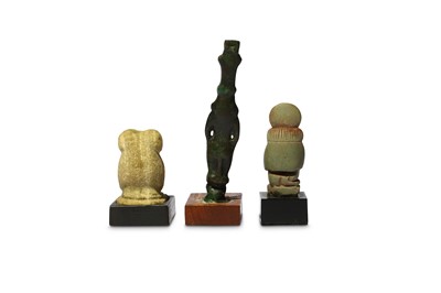 Lot 34 - A GROUP OF EGYPTIAN AMULETS Late Period, Circa...