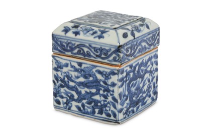 Lot 119 - A CHINESE BLUE AND WHITE SQUARE SECTION...