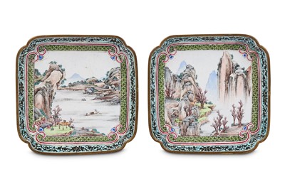 Lot 391 - A PAIR OF CHINESE FAMILLE ROSE CANTON ENAMEL...