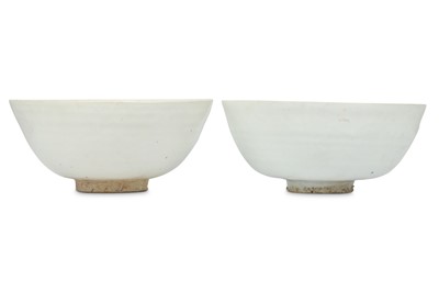 Lot 578 - A PAIR OF CHINESE WHITE-GLAZED BOWLS. Ming...