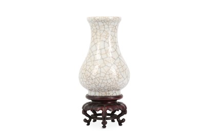 Lot 759 - A CHINESE CRACKLE-GLAZE VASE. The ovoid body...