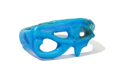Lot 173 - AN EGYPTIAN GLAZED COMPOSITION UDJAT EYE RING...