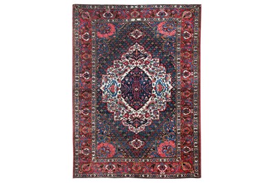 Lot 19 - A FINE BAKHTIARI RUG, WEST PERSIA approx:...