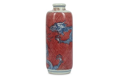 Lot 131 - A CHINESE BLUE AND WHITE AND UNDERGLAZE RED...