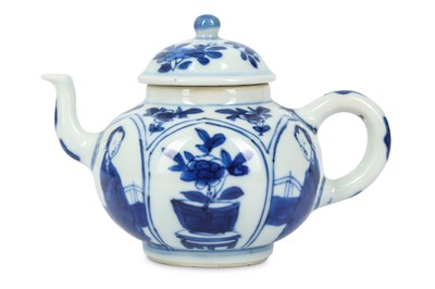 Lot 352 - A SMALL CHINESE BLUE AND WHITE TEAPOT AND...