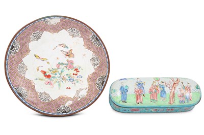 Lot 800 - A CHINESE CANTON ENAMEL DISH AND AN OVAL BOX...