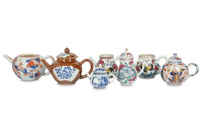 Lot 820 - A GROUP OF CHINESE TEAPOTS AND COVERS. Qing...