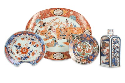 Lot 821 - A GROUP OF CHINESE IMARI WARE. 18th Century...